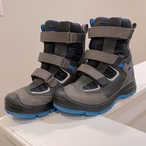 Boys Size 4 Keen Snow Boots - Black/Blue/Gray